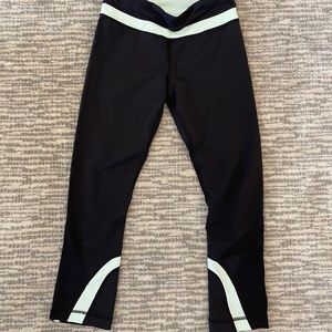 Lululemon black and mint green copped leggings